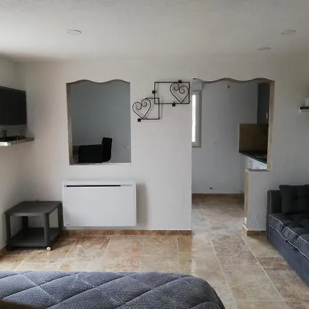 Apartment Au Calme Et Belle Terrasse Peyroules