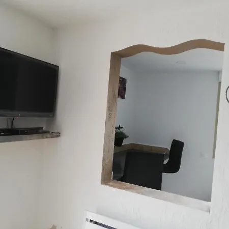 Au Calme Et Belle Terrasse