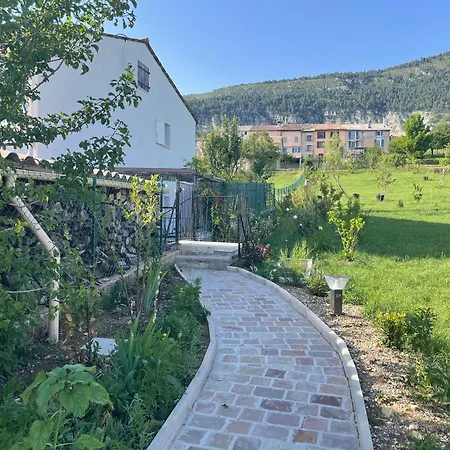 Au Calme Et Belle Terrasse Peyroules