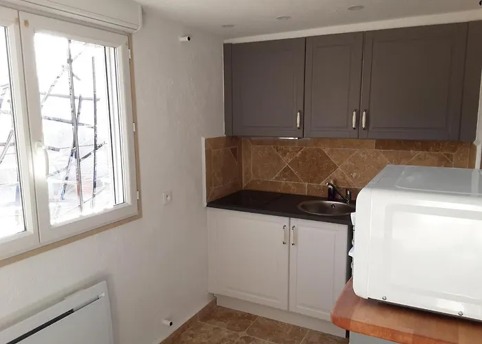 Au Calme Et Belle Terrasse Apartment