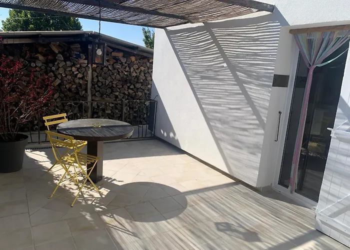 Au Calme Et Belle Terrasse *